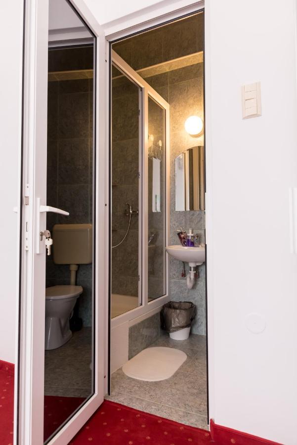 Bao Apartament & Rooms Oradea Exterior foto