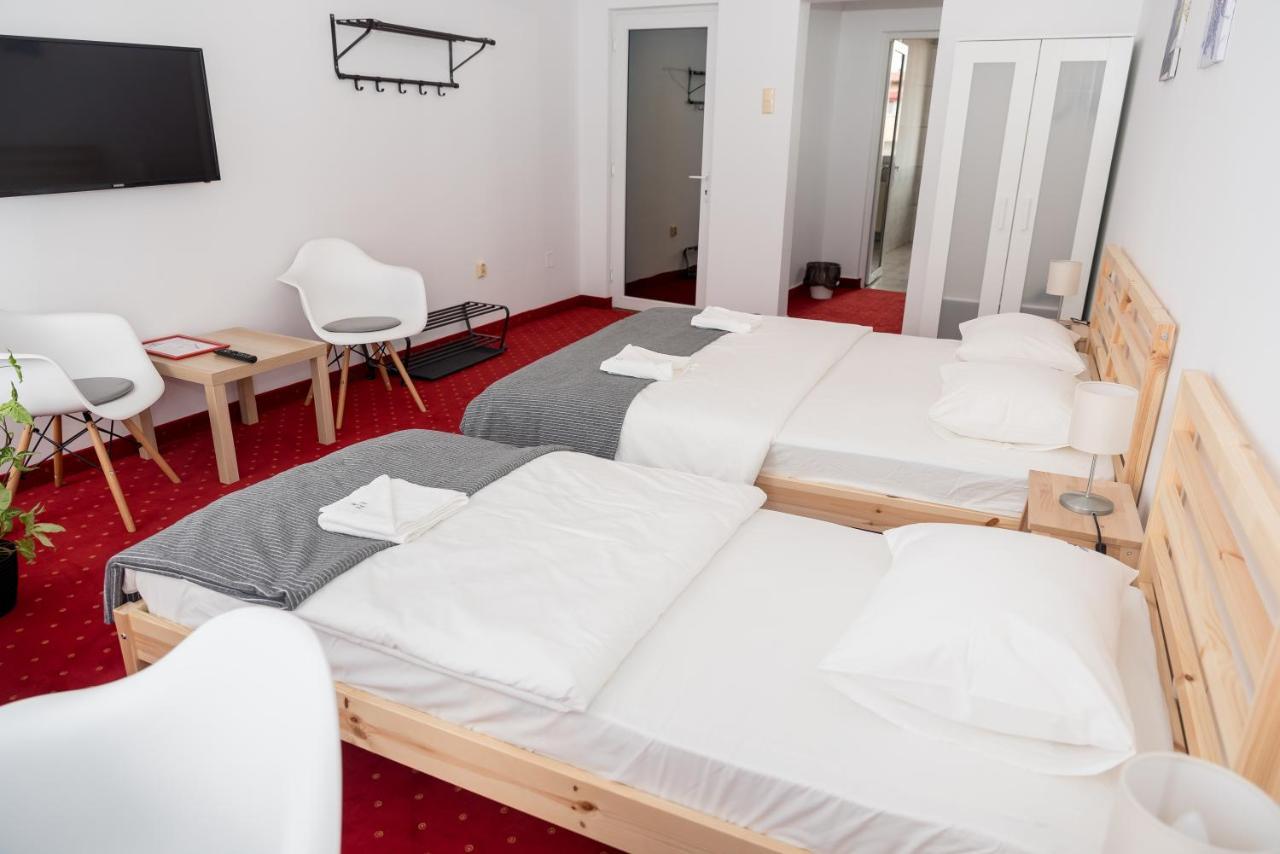 Bao Apartament & Rooms Oradea Exterior foto