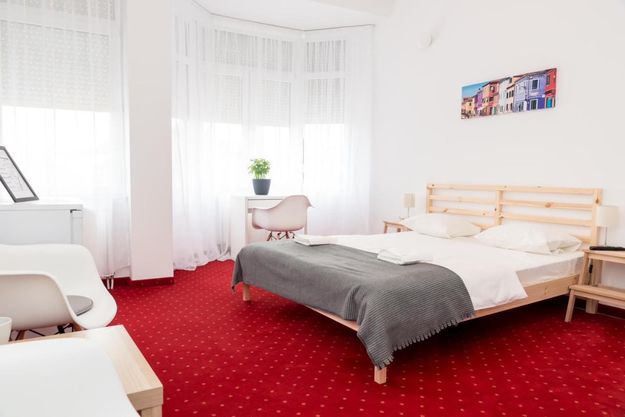 Bao Apartament & Rooms Oradea Exterior foto